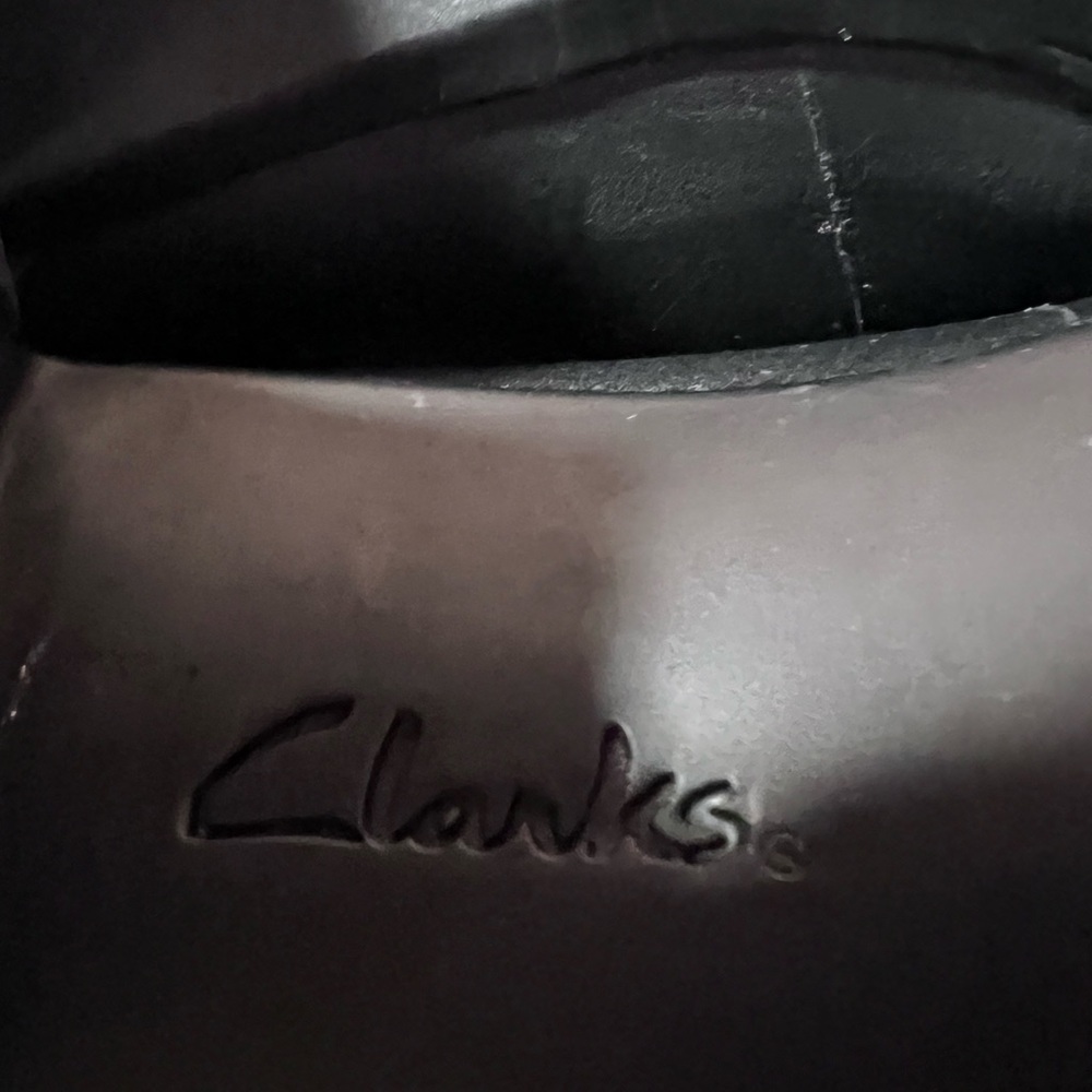 Clarks Black Leather Heeled Loafers Size 8.5 - Picture 8 of 10